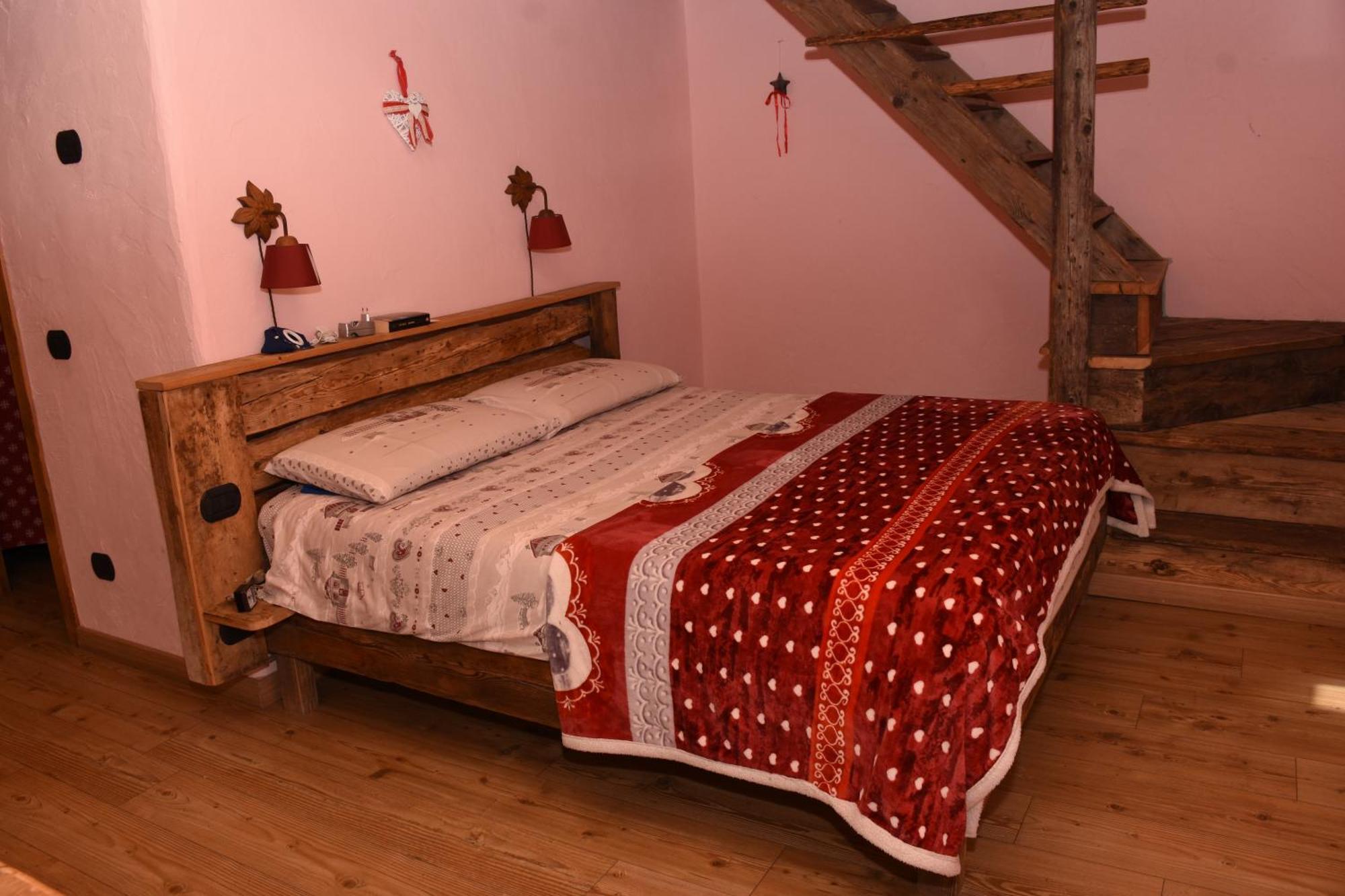La Ferme Du Grand Paradis Cogne Room photo